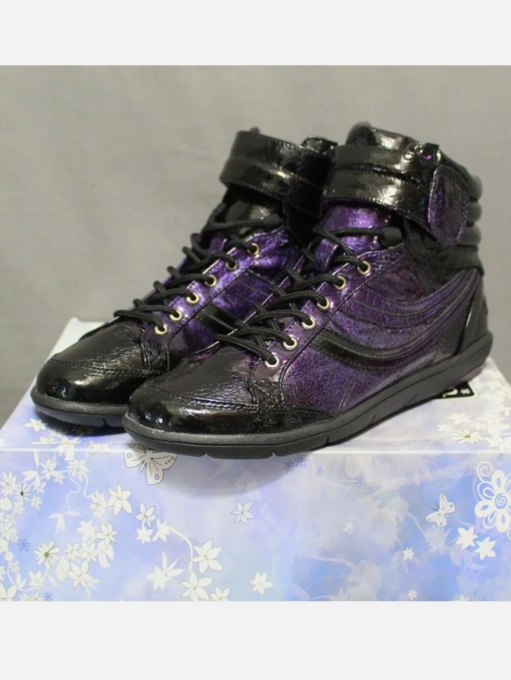 CL BY LAUNDRY EDWINA womens mid top sneaker black and purple NEW